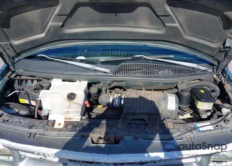 2002 Chevrolet Express из США, поврежденный, VIN 1GCFG25W921195933